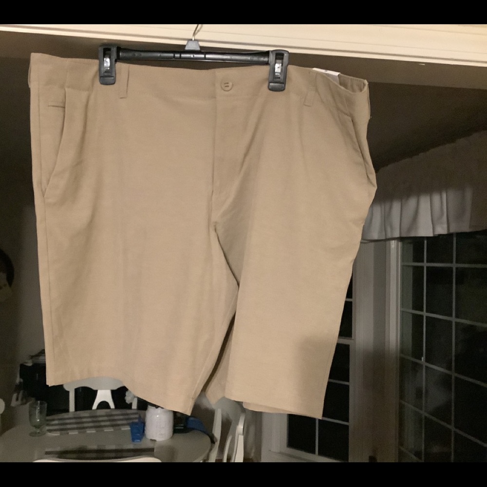 George Men’s at the knee Shorts size 46 tan NWT